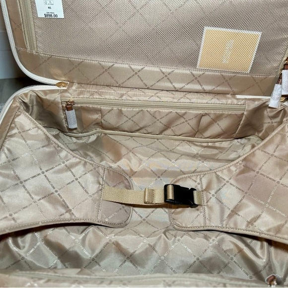 - Michael kors suitcase - Picture 7 of 10
